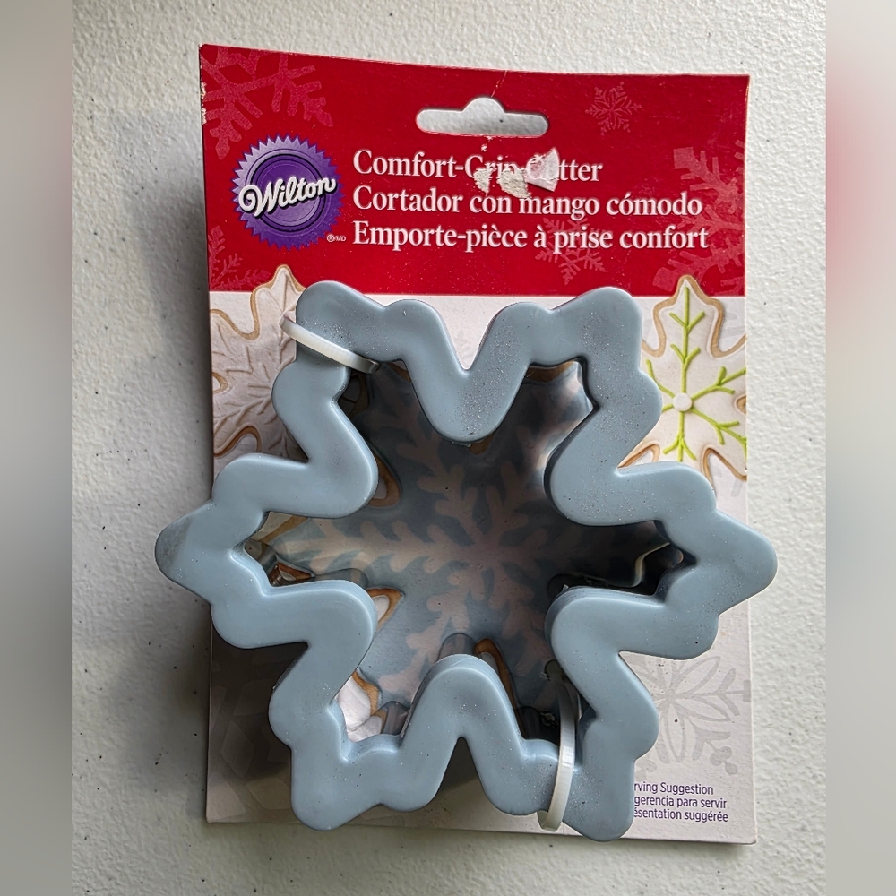 NWT Wilton Snowflake Comfort-Grip Cookie Cutter